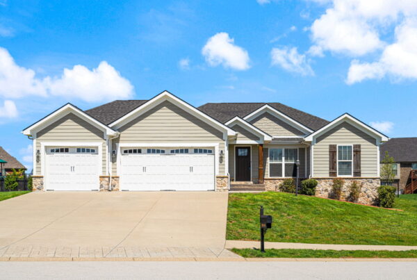 3010 Crystal Lake Dr Jeffersonville, IN 47130 - Residential real estate photography and video